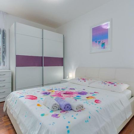 Luxury Apartment Lella Rovinj Buitenkant foto