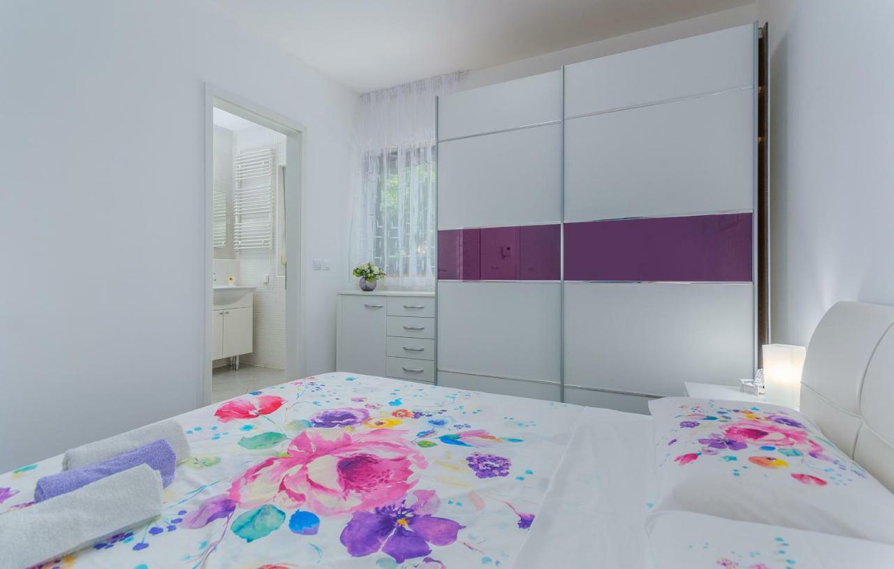 Luxury Apartment Lella Rovinj Buitenkant foto
